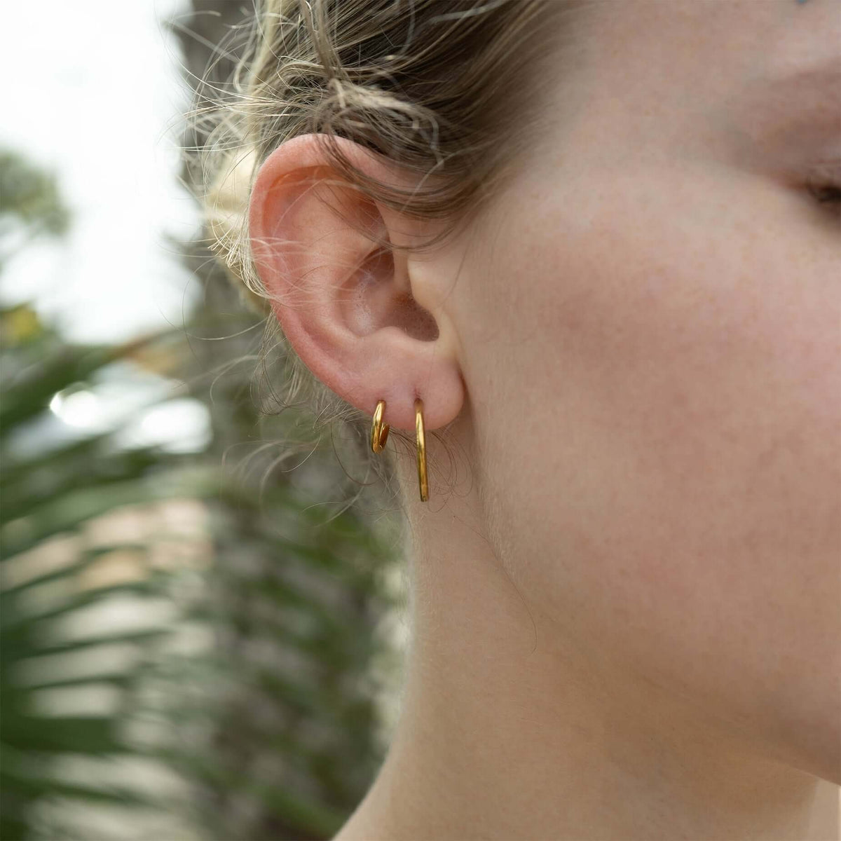 Halo — Classic Huggie Hoops